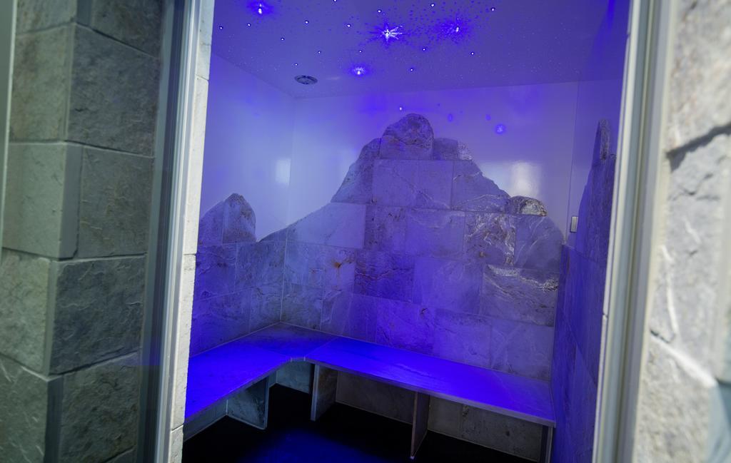 Wellness- Und Schneesporthotel Christiania Саас-Алмагел Екстериор снимка