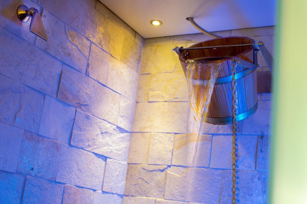 Wellness- Und Schneesporthotel Christiania Саас-Алмагел Екстериор снимка
