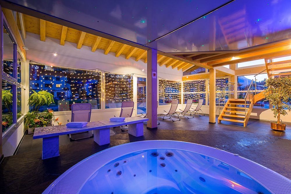 Wellness- Und Schneesporthotel Christiania Саас-Алмагел Екстериор снимка