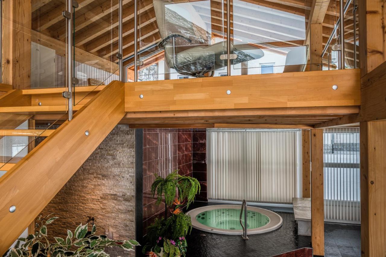 Wellness- Und Schneesporthotel Christiania Саас-Алмагел Екстериор снимка