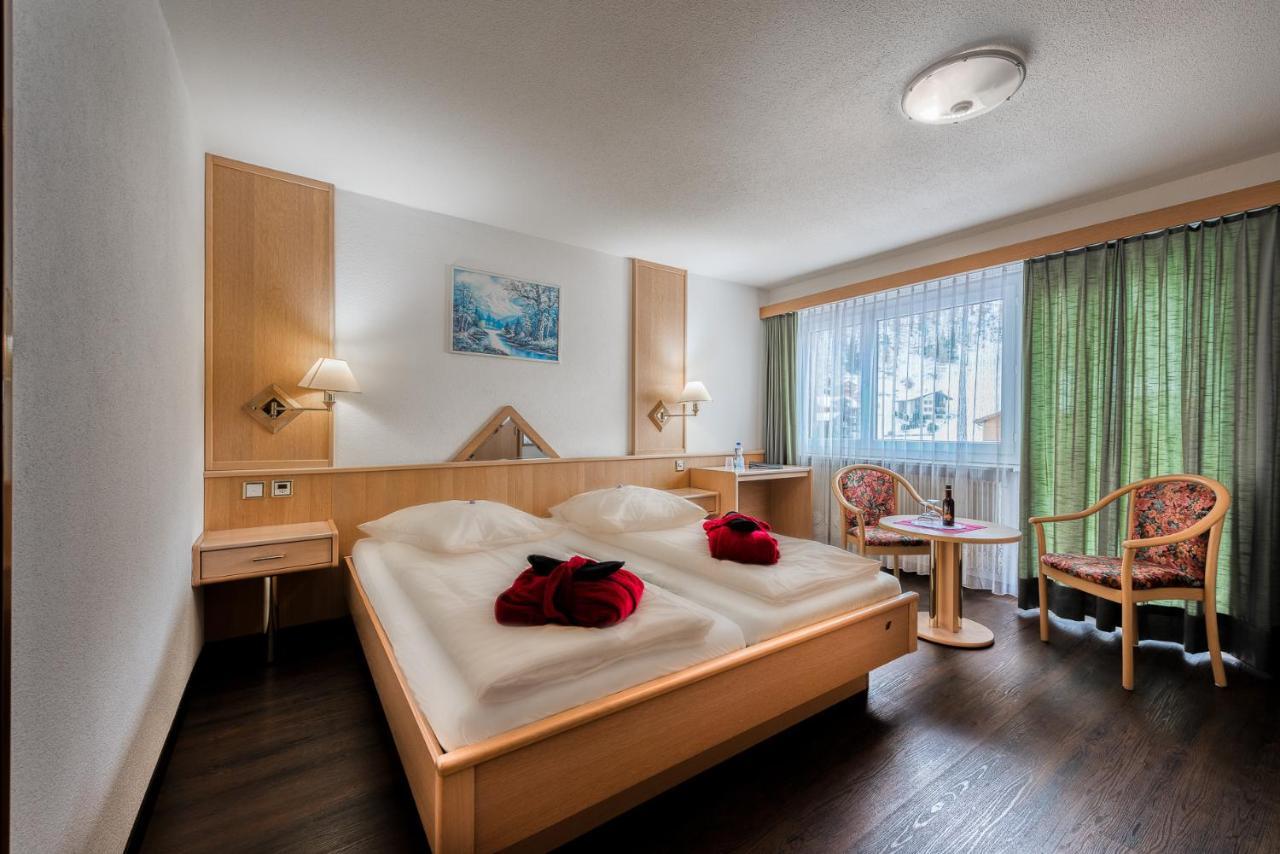 Wellness- Und Schneesporthotel Christiania Саас-Алмагел Екстериор снимка