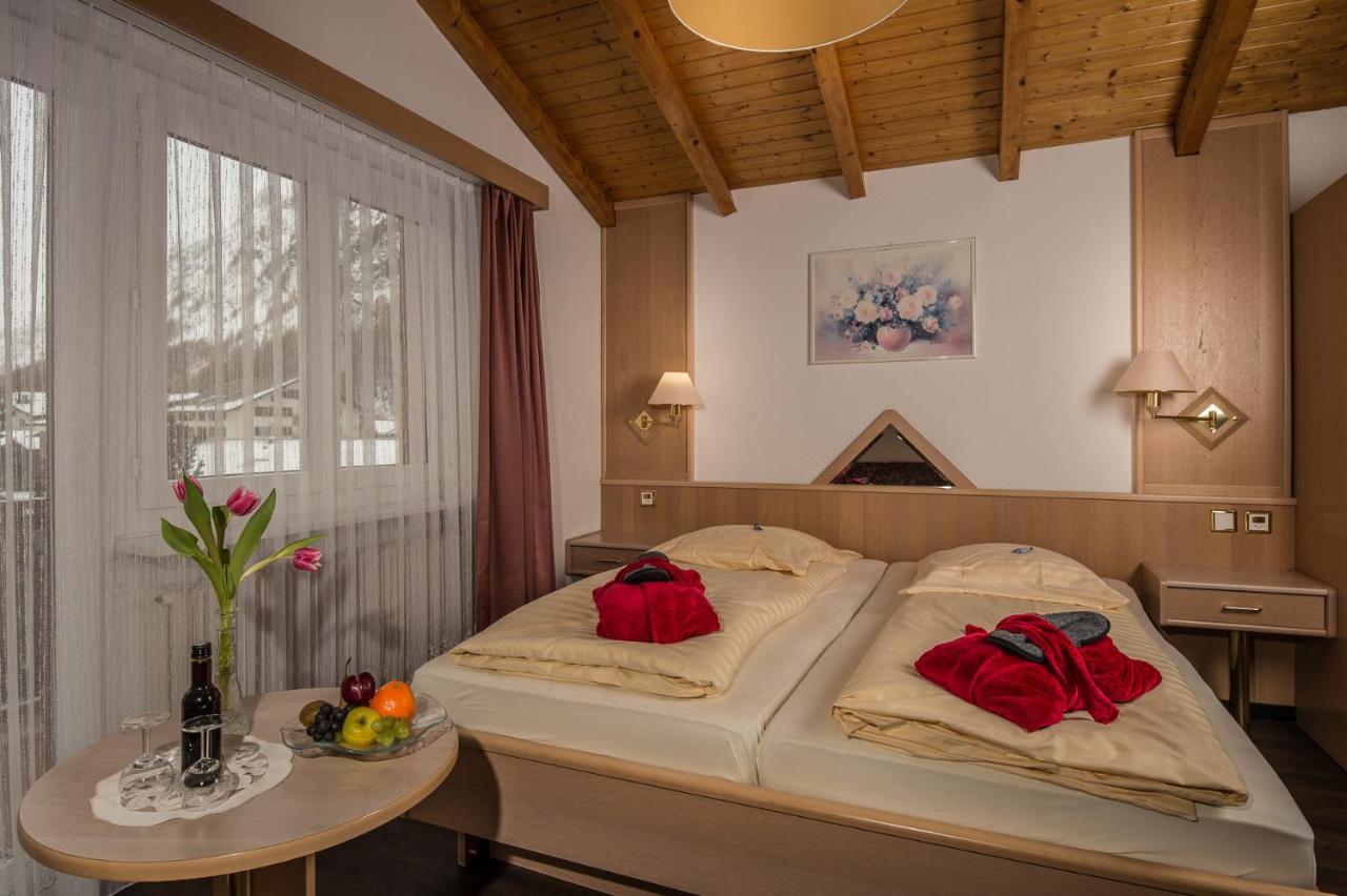 Wellness- Und Schneesporthotel Christiania Саас-Алмагел Екстериор снимка