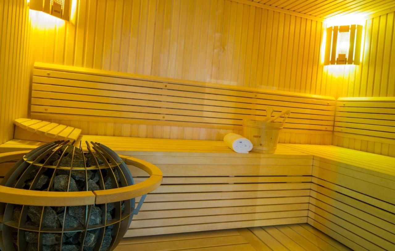 Wellness- Und Schneesporthotel Christiania Саас-Алмагел Екстериор снимка